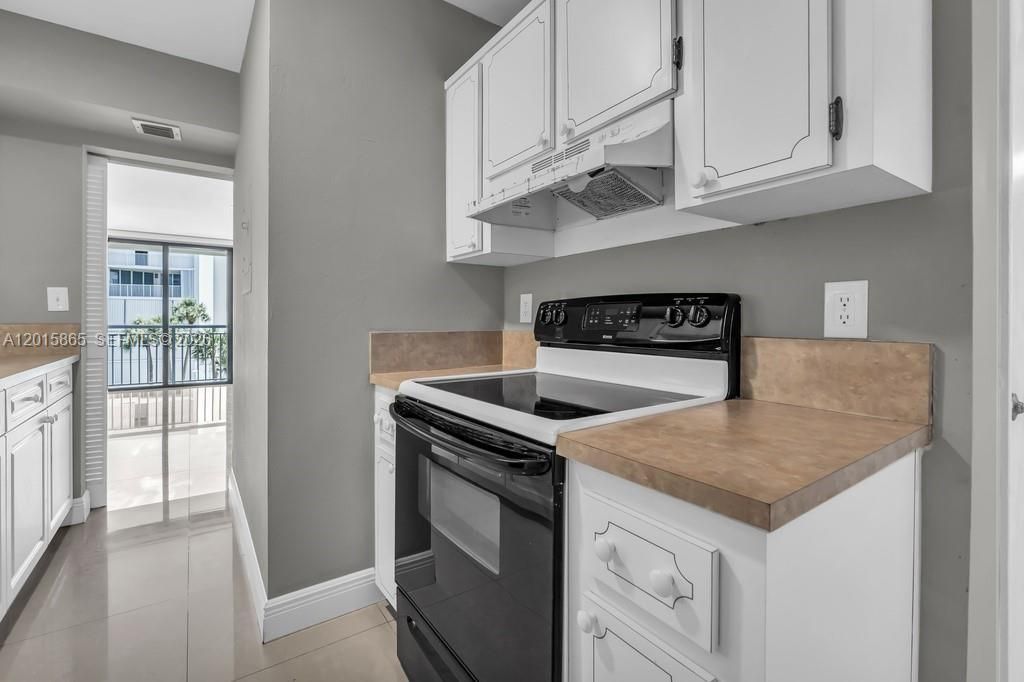 3100 NE 48th St, Unit 318, Fort Lauderdale, FL 33308 Photo
