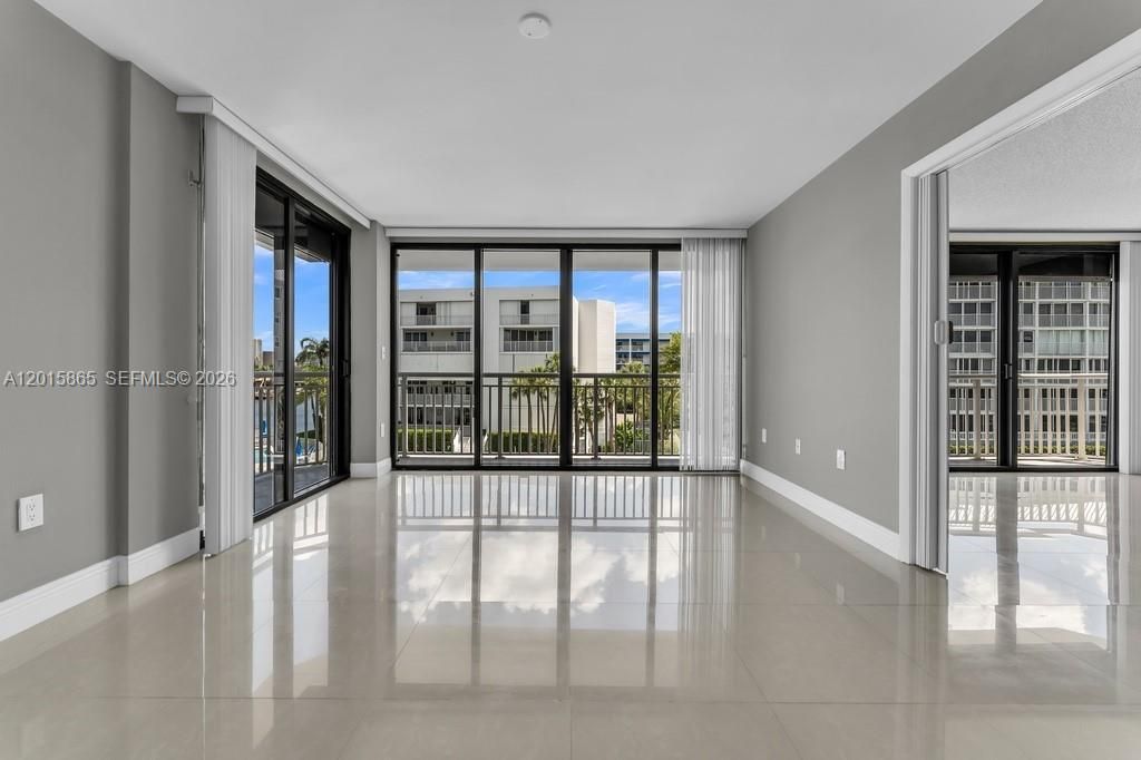 3100 NE 48th St, Unit 318, Fort Lauderdale, FL 33308 Photo