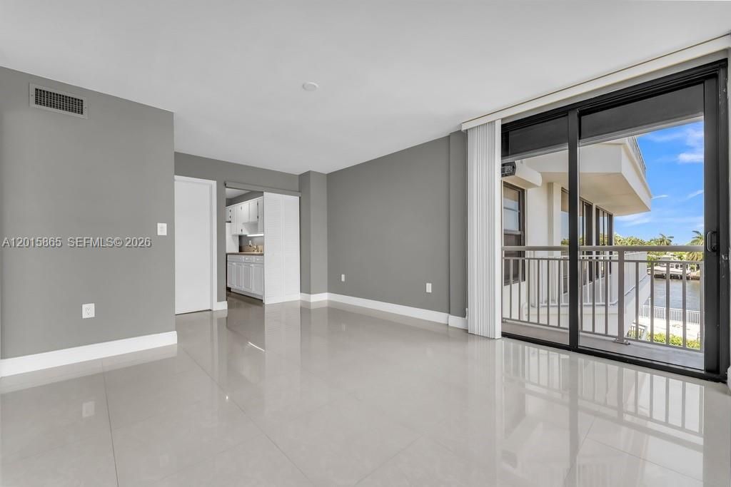 3100 NE 48th St, Unit 318, Fort Lauderdale, FL 33308 Photo
