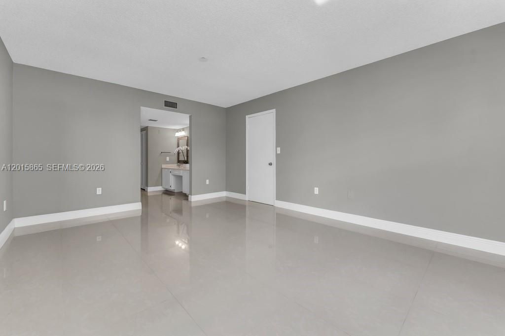 3100 NE 48th St, Unit 318, Fort Lauderdale, FL 33308 Photo