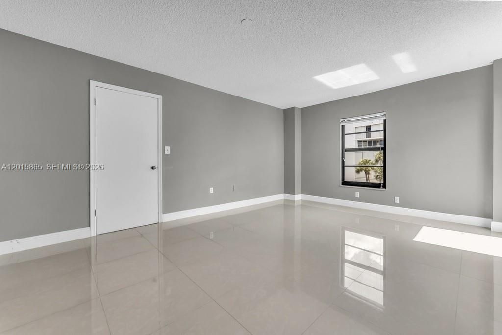 3100 NE 48th St, Unit 318, Fort Lauderdale, FL 33308 Photo