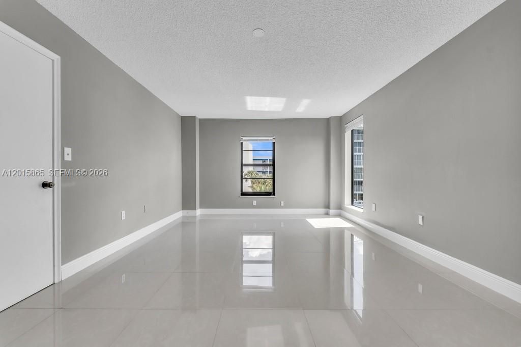 3100 NE 48th St, Unit 318, Fort Lauderdale, FL 33308 Photo