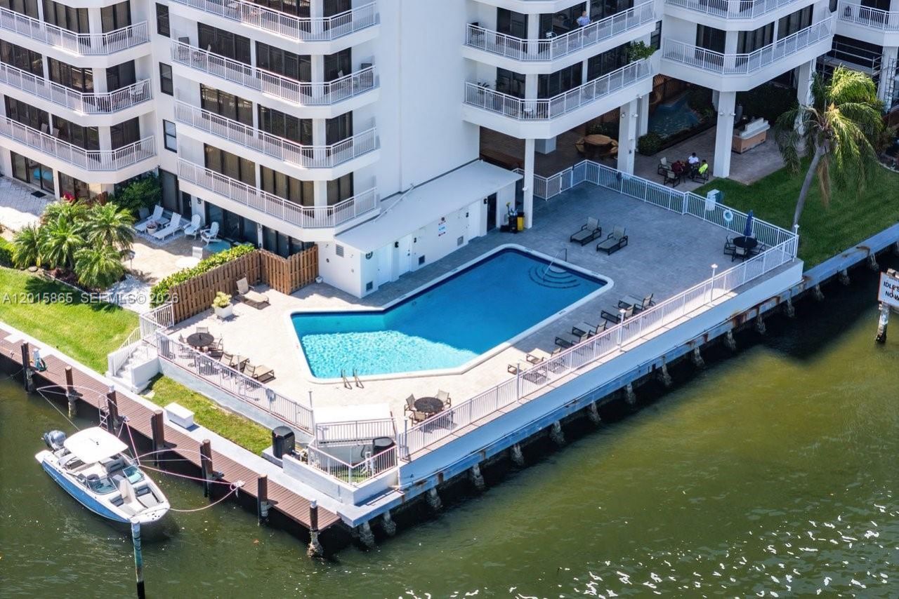 3100 NE 48th St, Unit 318, Fort Lauderdale, FL 33308 Photo