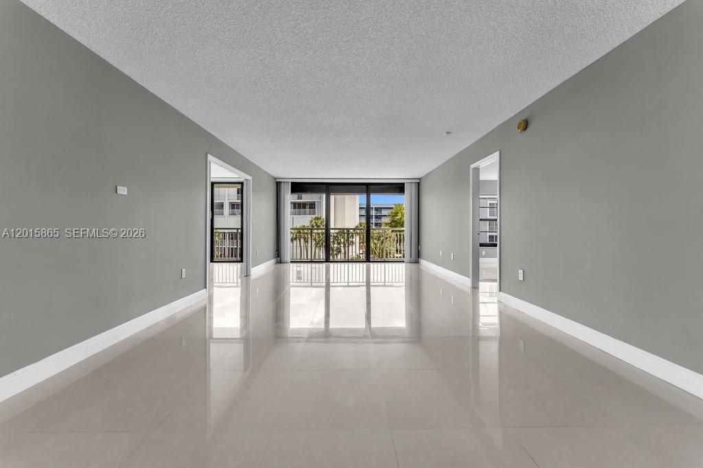 3100 NE 48th St, Unit 318, Fort Lauderdale, FL 33308 Photo