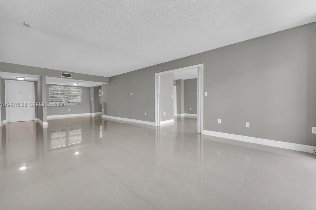 3100 NE 48th St, Unit 318, Fort Lauderdale, FL 33308 Photo