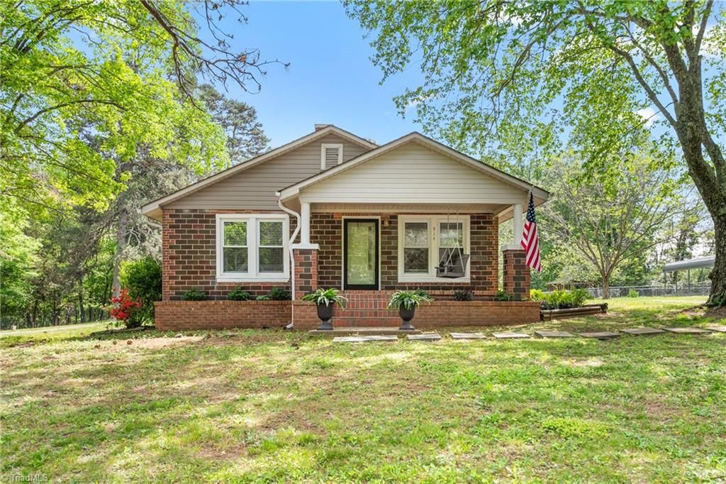 914 Nc Highway 62 E, Pleasant Garden, NC 27313 Main Photo