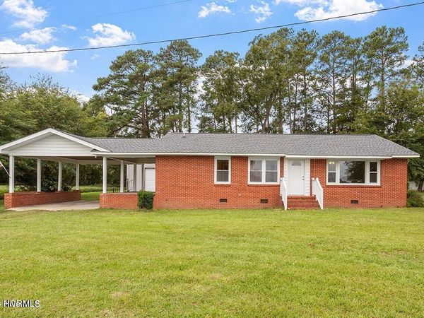 11843 Hobbton Highway, Newton Grove, NC 28366