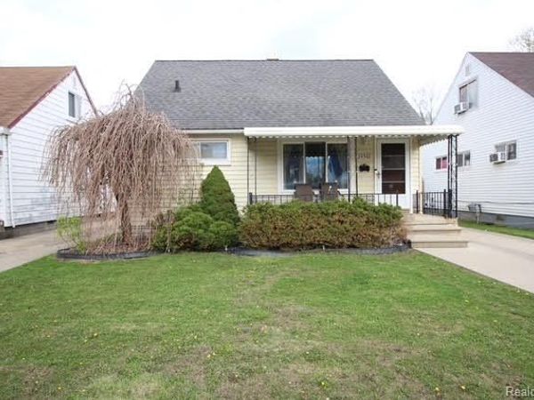 24560 Bolam Avenue, Warren, MI 48089