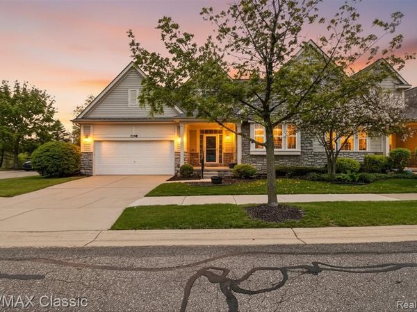 2298 Calibouge, Commerce Twp, MI 48382