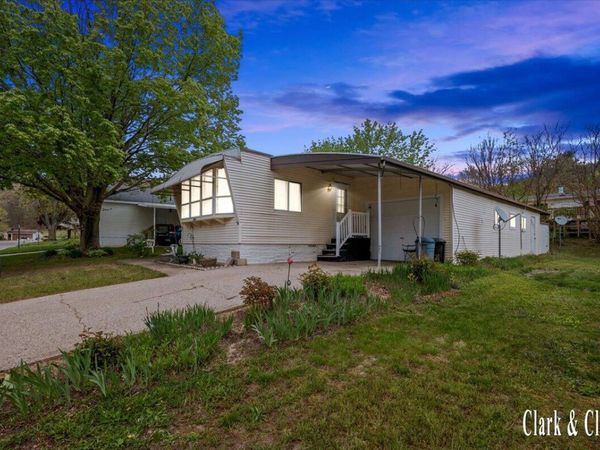 5694 N Seagull Drive NE, Belmont, MI 49306