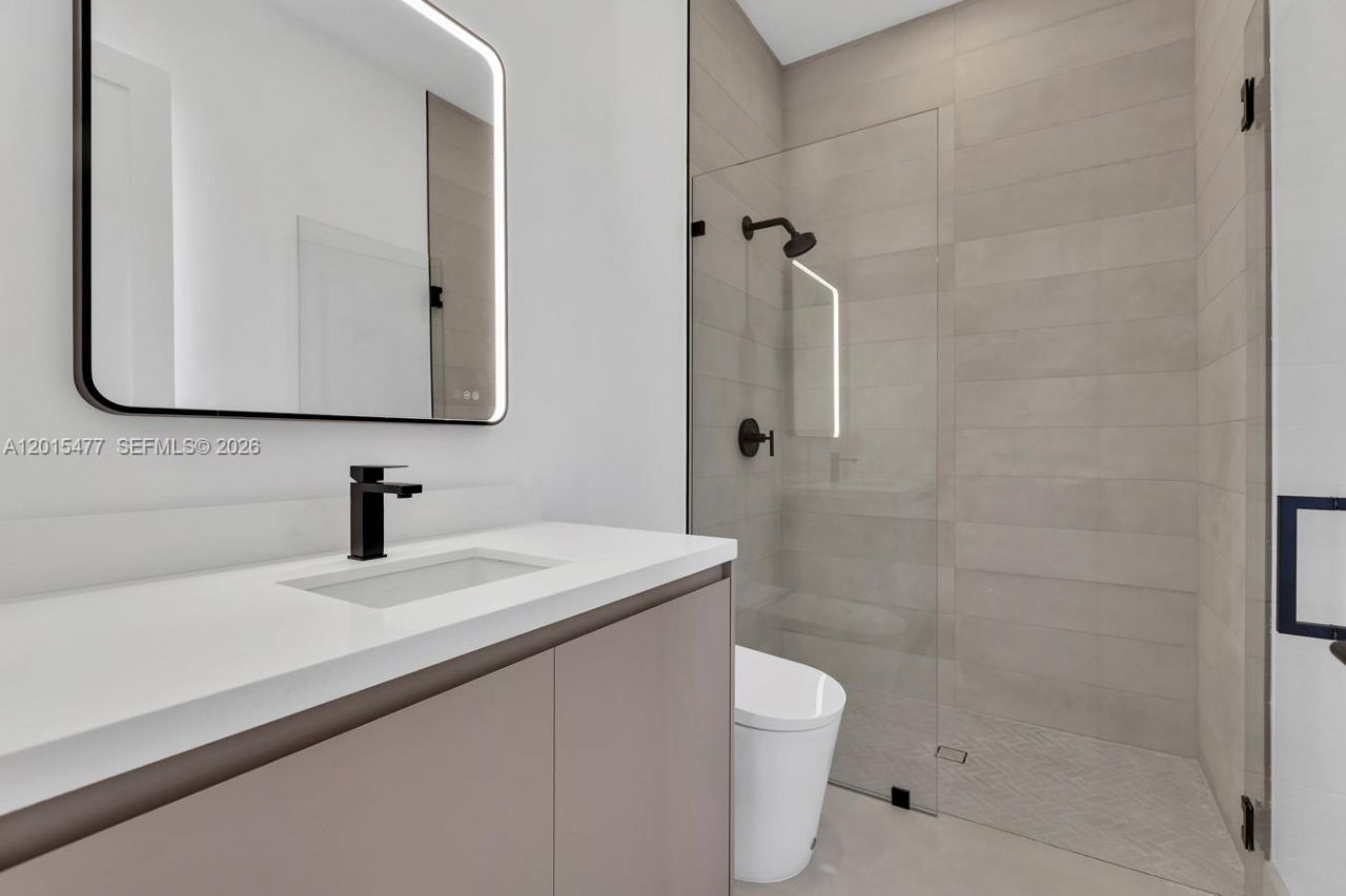 1220 S Alhambra Cir, Coral Gables, FL 33146 Photo