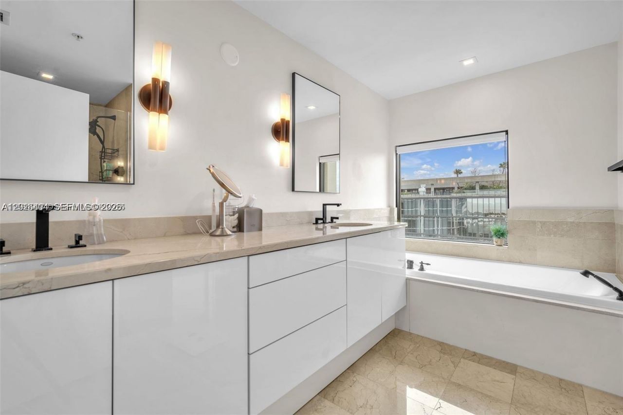 3400 SW 27th Ave , Unit 1105, Miami, FL 33133 Photo