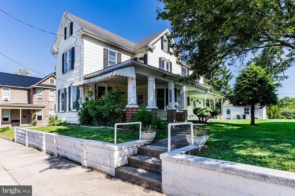 351 E E Catherine Street, Chambersburg, PA 17201 Main Photo