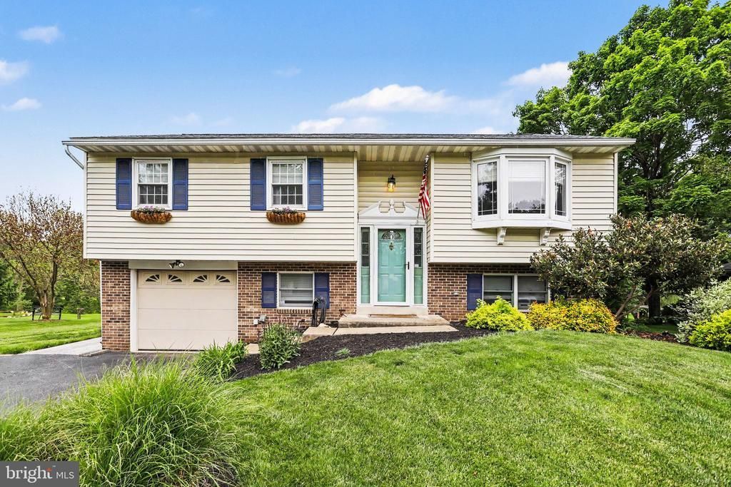 2280 BOB WHITE LANE Lancaster, PA 17601