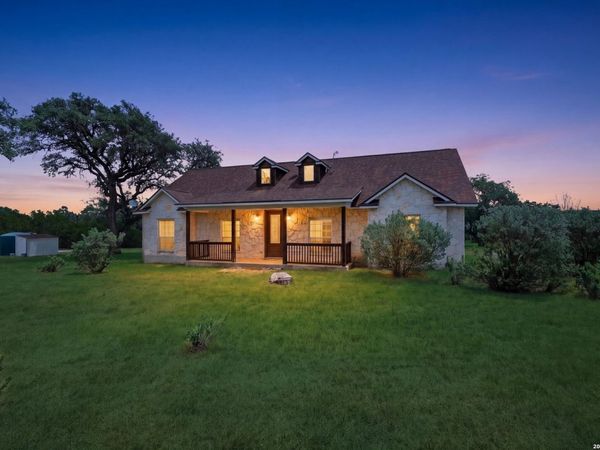 124 Majestic Oaks Dr, Boerne, TX 78006