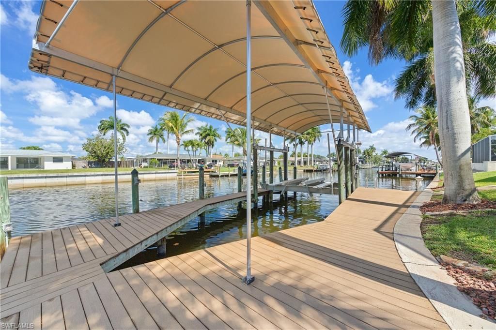 1412 Windsor Ct, Cape Coral, FL 33904 Photo