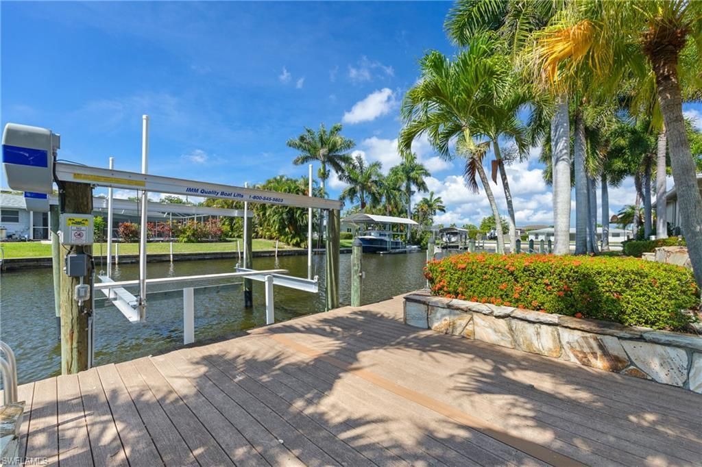 1412 Windsor Ct, Cape Coral, FL 33904 Photo
