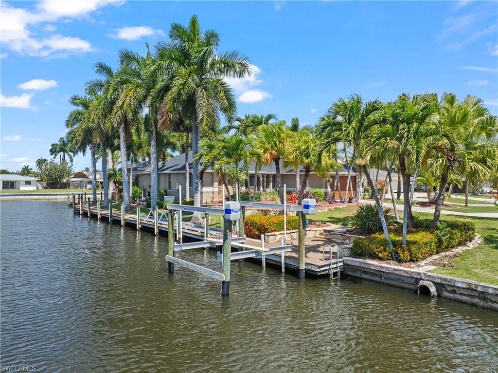 1412 Windsor Ct, Cape Coral, FL 33904 Photo