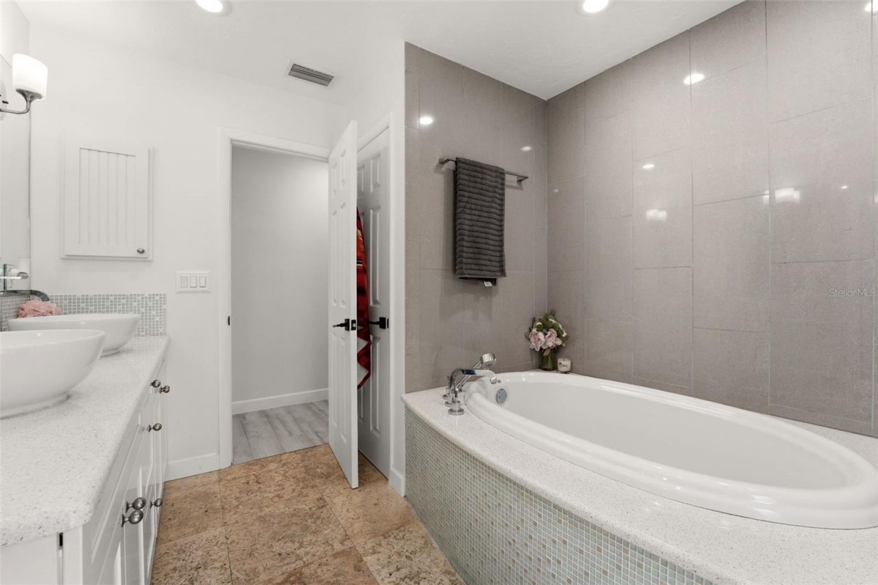765 Siesta Key Circle, Sarasota, FL 34242 Photo
