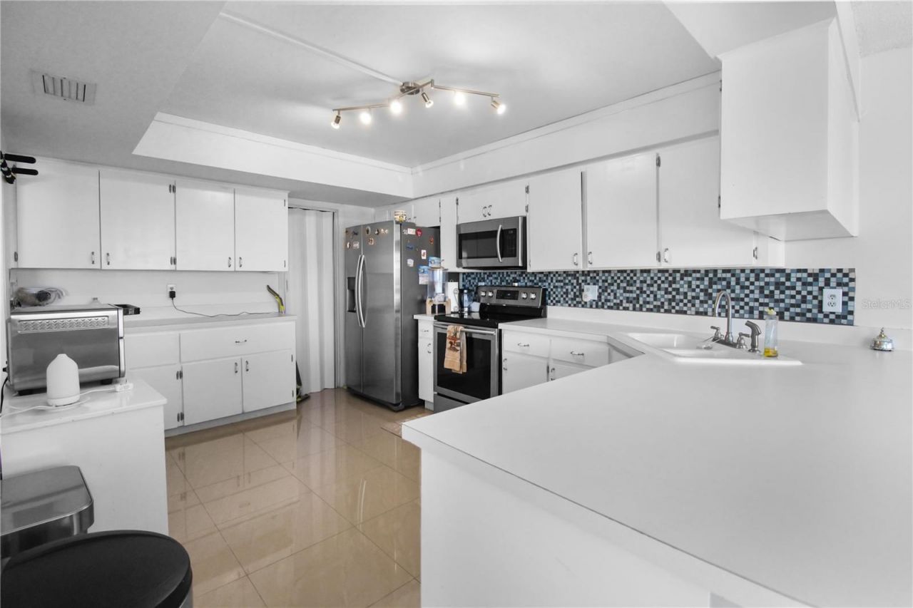225 Country Club Drive, Unit 1604, Largo, FL 33771 Photo
