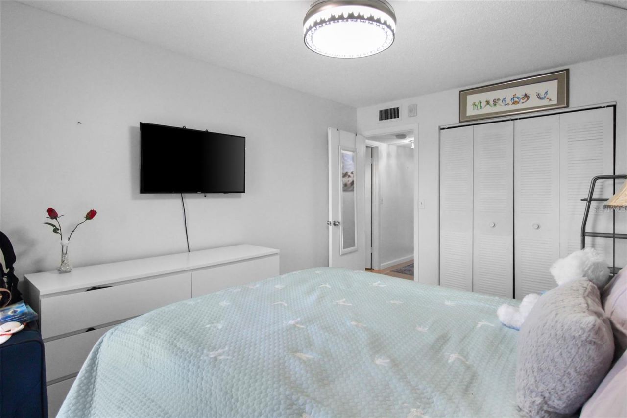 225 Country Club Drive, Unit 1604, Largo, FL 33771 Photo