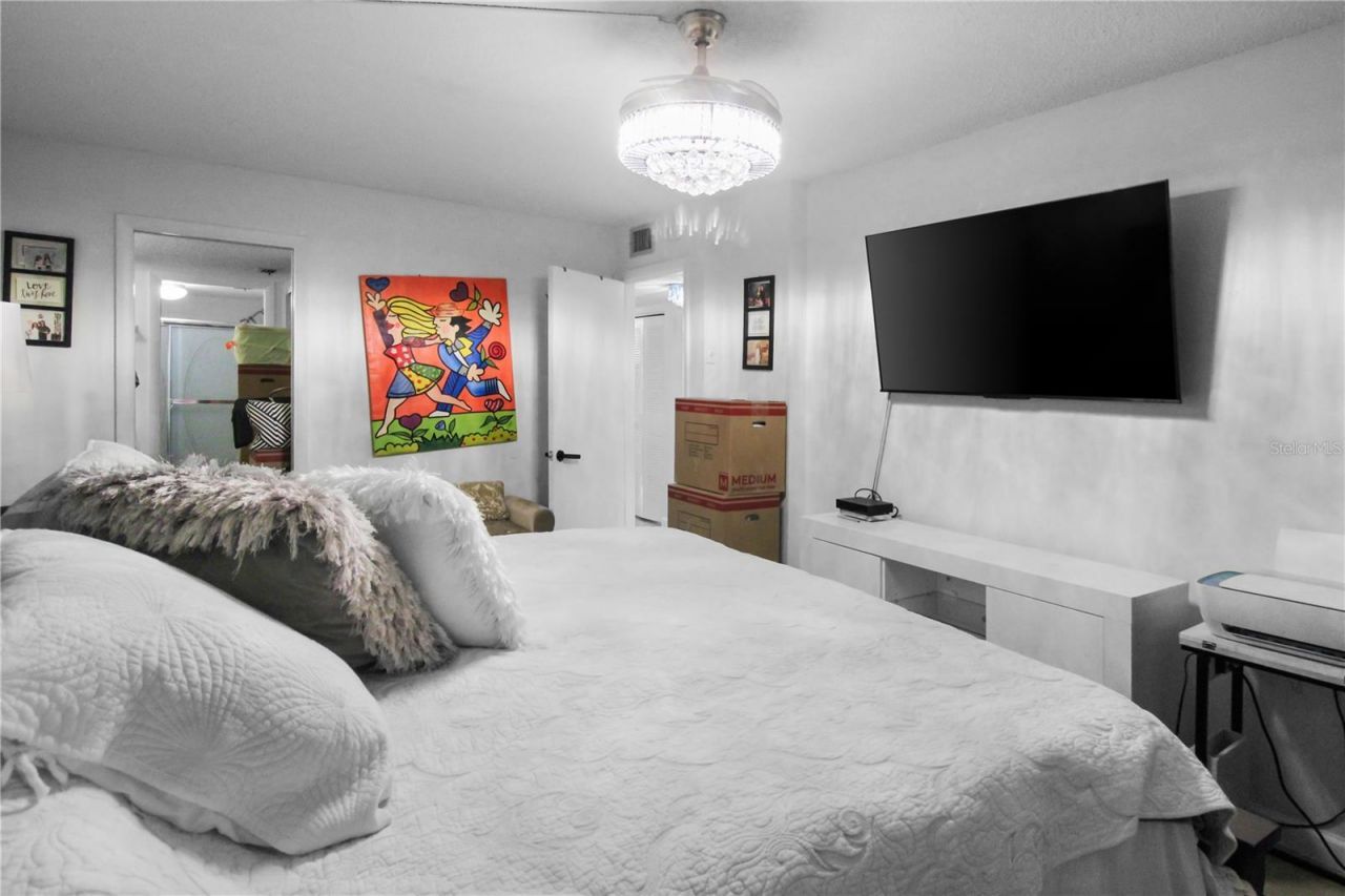 225 Country Club Drive, Unit 1604, Largo, FL 33771 Photo