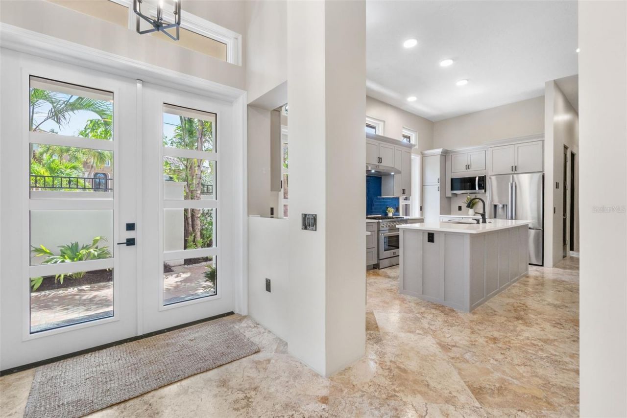 324 Siesta Drive, Sarasota, FL 34242 Photo