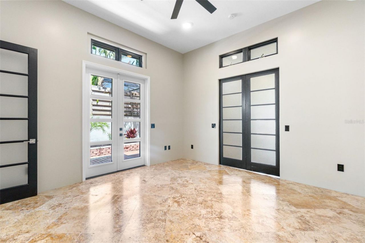 324 Siesta Drive, Sarasota, FL 34242 Photo