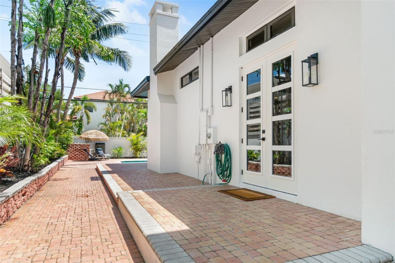 324 Siesta Drive, Sarasota, FL 34242 Photo