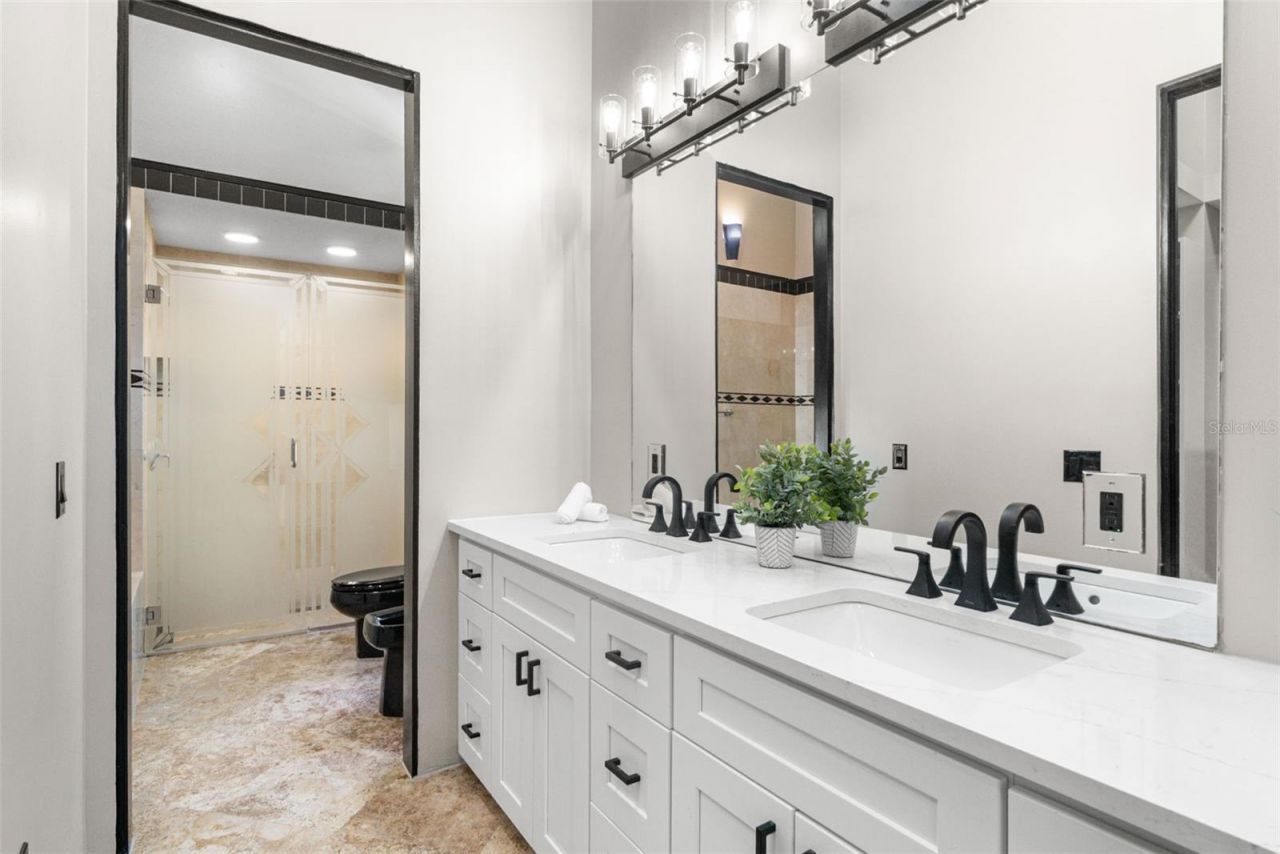324 Siesta Drive, Sarasota, FL 34242 Photo