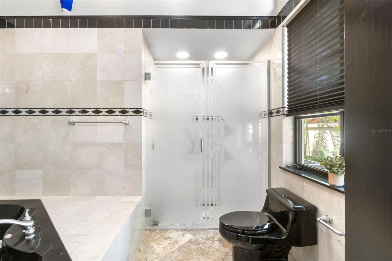 324 Siesta Drive, Sarasota, FL 34242 Photo
