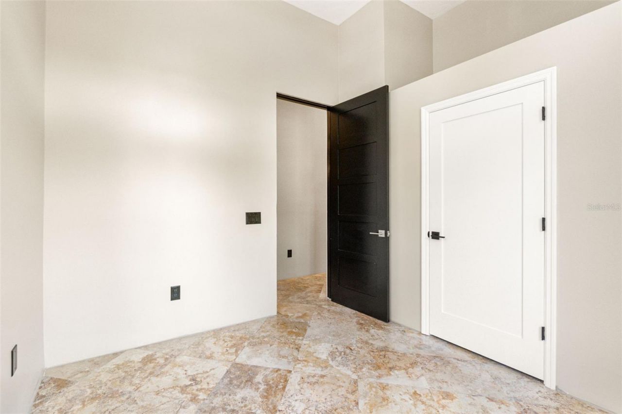 324 Siesta Drive, Sarasota, FL 34242 Photo
