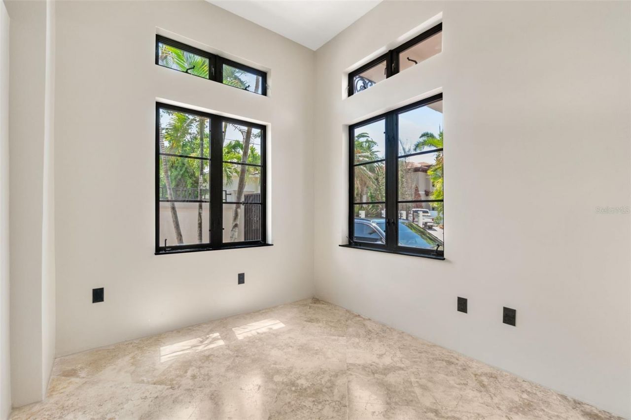 324 Siesta Drive, Sarasota, FL 34242 Photo