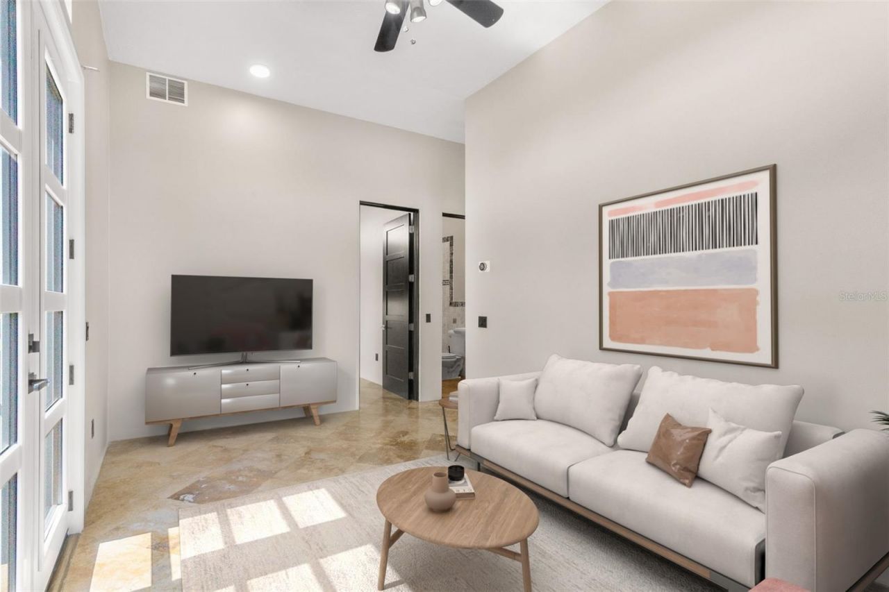 324 Siesta Drive, Sarasota, FL 34242 Photo