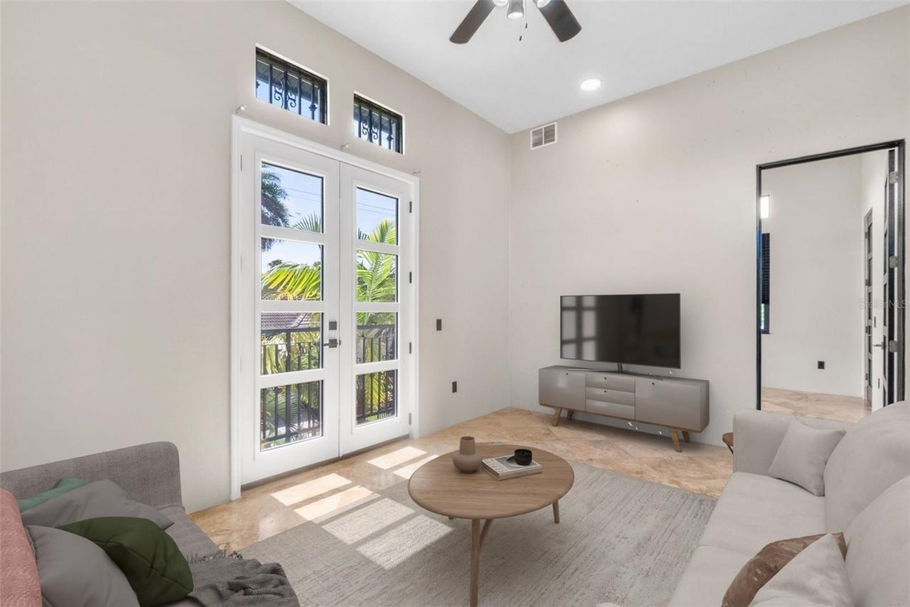324 Siesta Drive, Sarasota, FL 34242 Photo