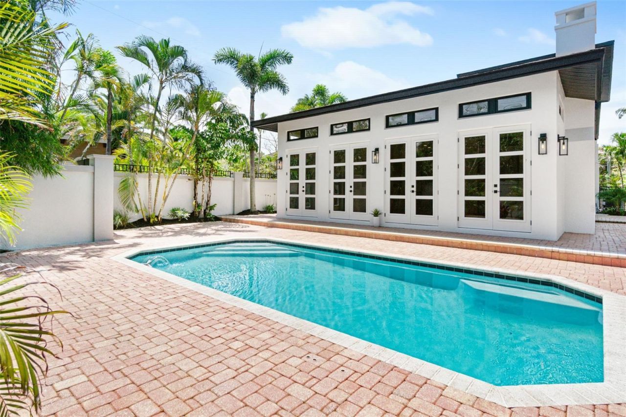 324 Siesta Drive, Sarasota, FL 34242 Photo