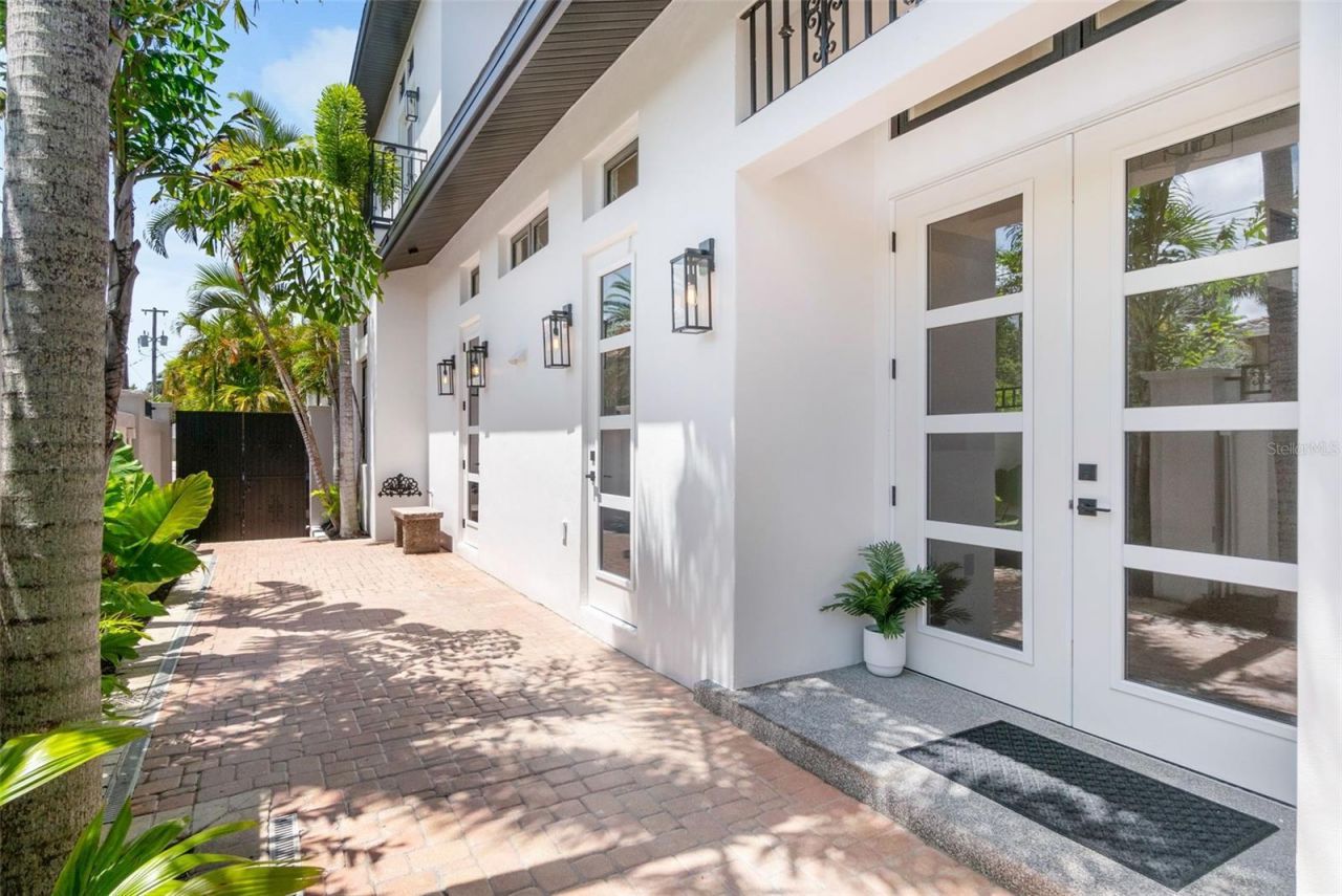 324 Siesta Drive, Sarasota, FL 34242 Photo