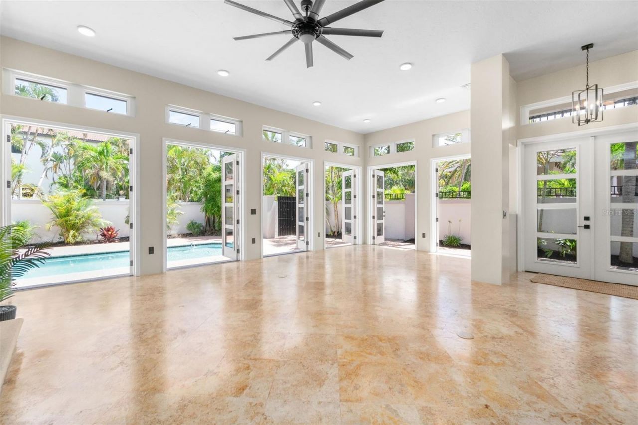 324 Siesta Drive, Sarasota, FL 34242 Photo