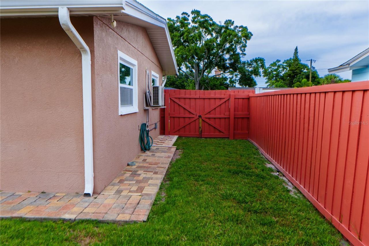 4350 37th Avenue N, Saint Petersburg, FL 33713 Photo