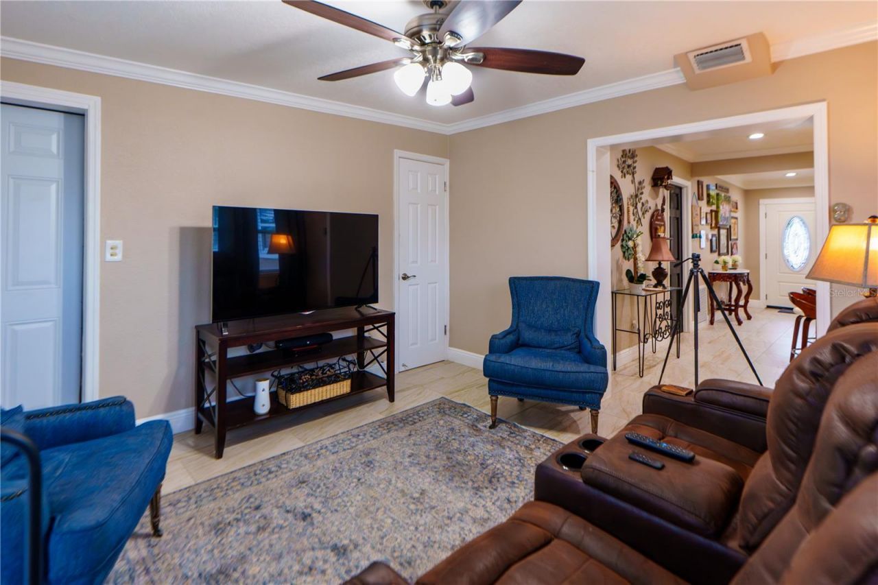 4350 37th Avenue N, Saint Petersburg, FL 33713 Photo