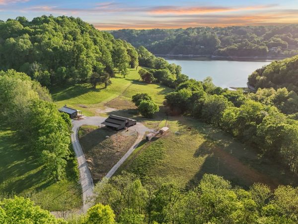 138 Cross Creek Dr, Manchester, TN 37355