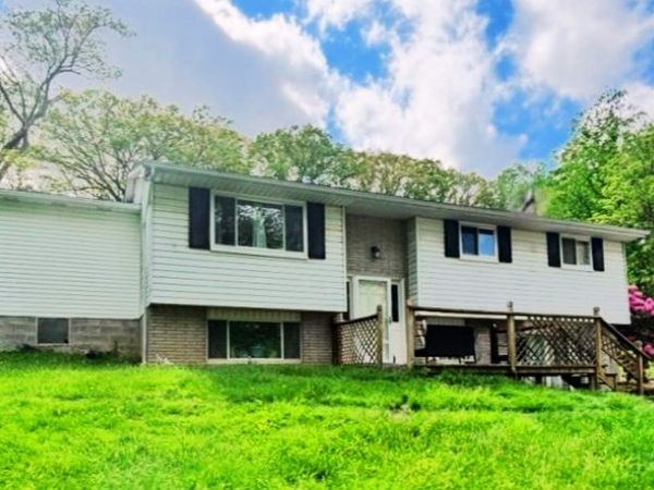 87 McMichael Rd, Carnegie, PA 15106