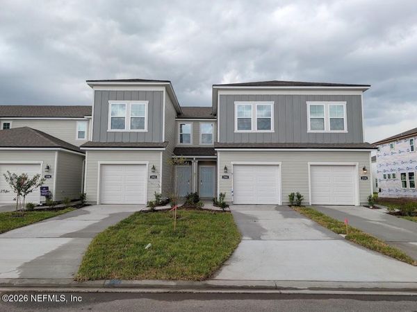 194 BRAZIL NUT Circle, Jacksonville, FL 32218