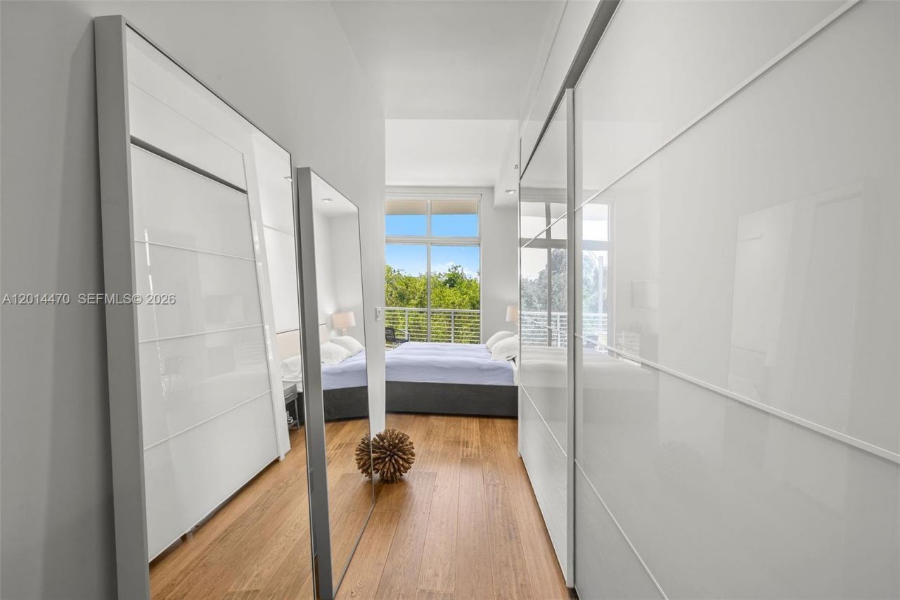 2001 Meridian Ave, Unit 404, Miami Beach, FL 33139 Photo