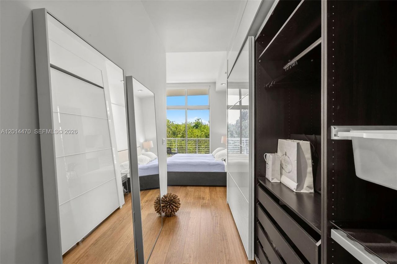 2001 Meridian Ave, Unit 404, Miami Beach, FL 33139 Photo