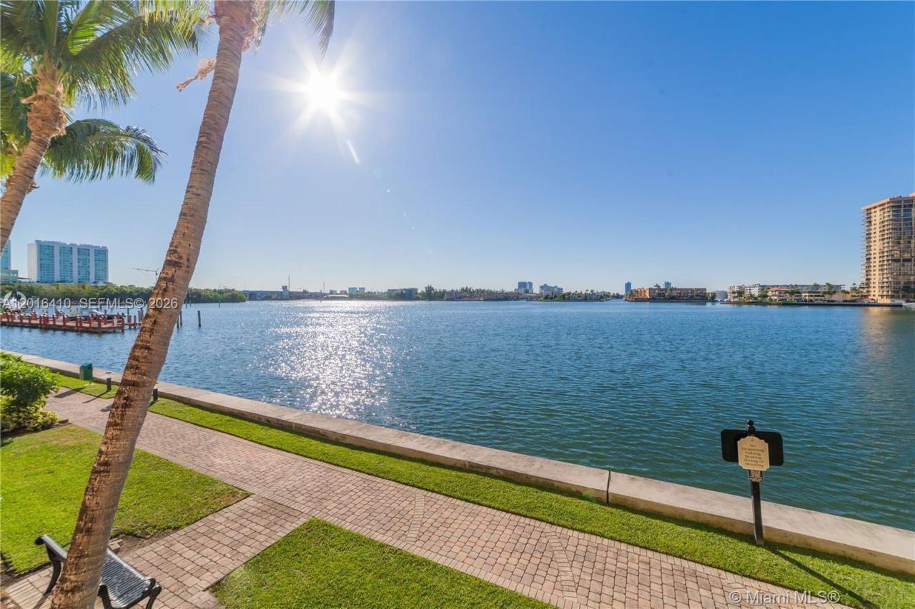17100 N Bay Rd , Unit 1510, Sunny Isles Beach, FL 33160 Photo