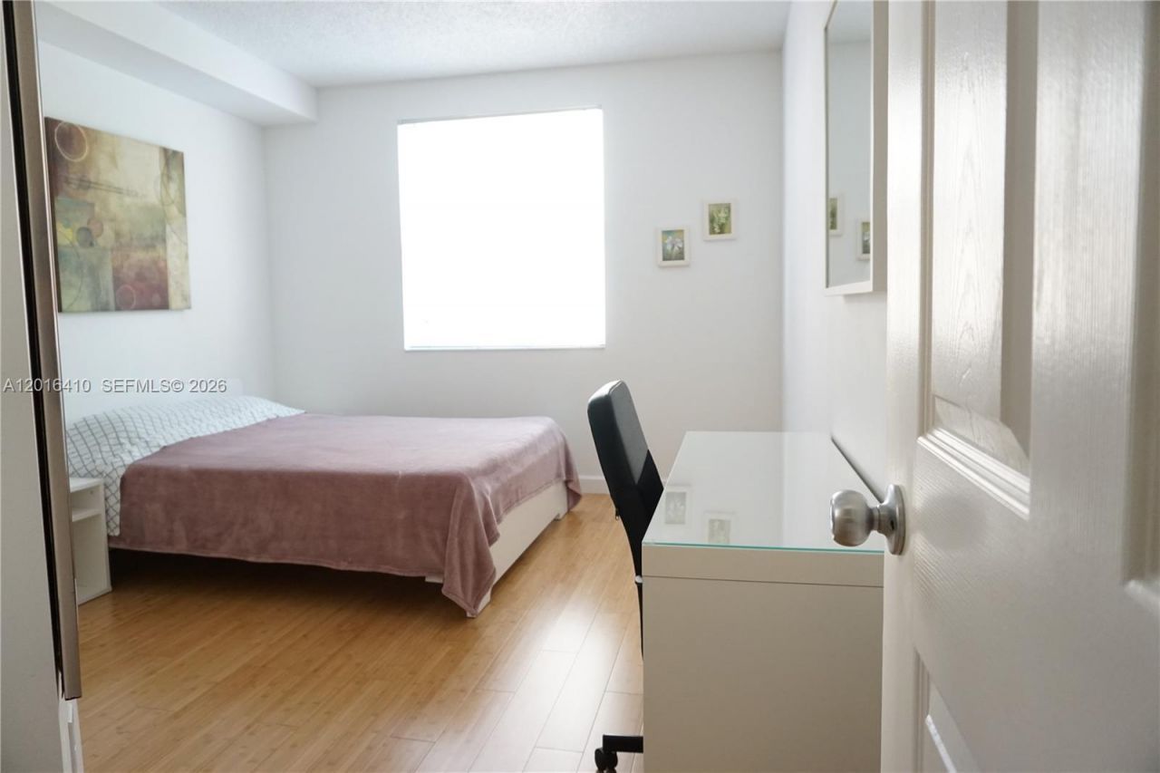 17100 N Bay Rd , Unit 1510, Sunny Isles Beach, FL 33160 Photo