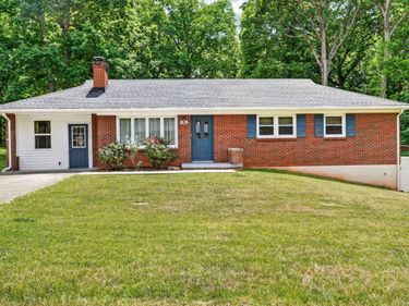 180 Hydaway Drive, Forest, VA 24551