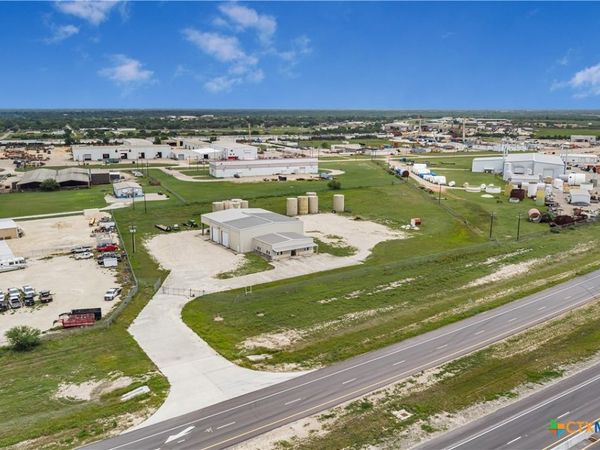 22603 Zac Lentz Parkway , Victoria, TX 77905