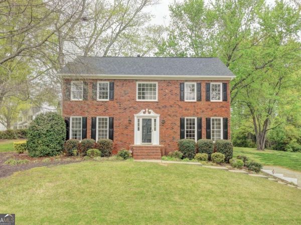 2451 Meadowglen Trail, Snellville, GA 30078